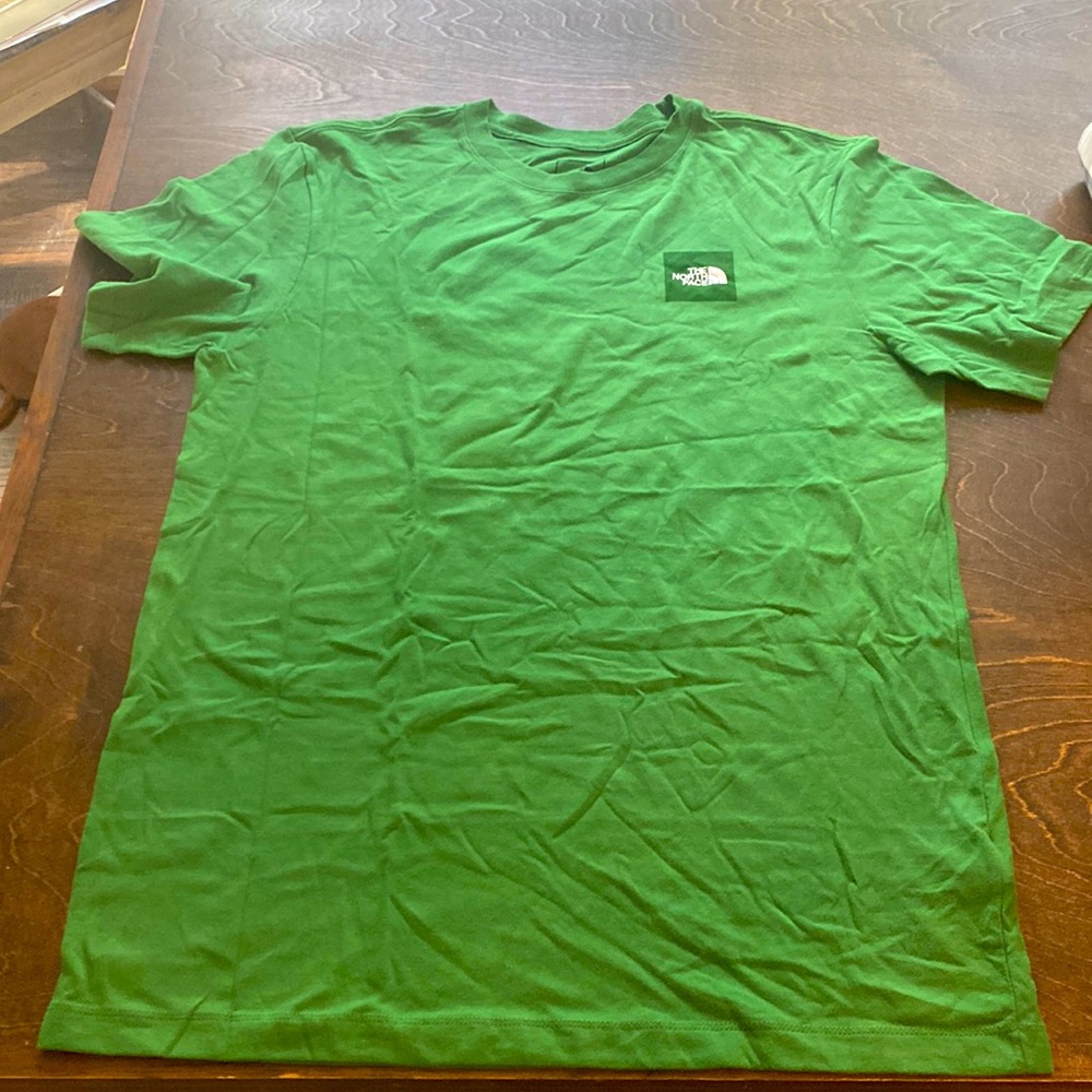 Medium Northface T-shirt